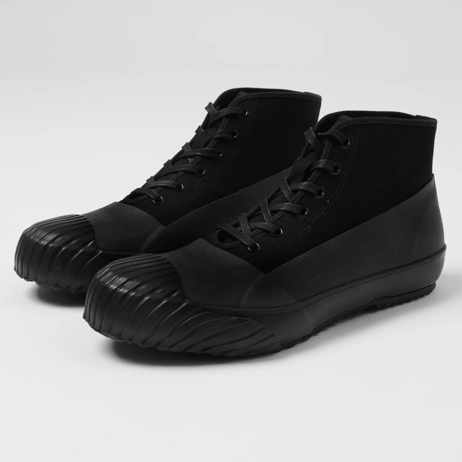 Hi-top Sneakers
